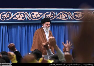 دیدار دانش‌آموزان و دانشجویان با رهبر انقلاب