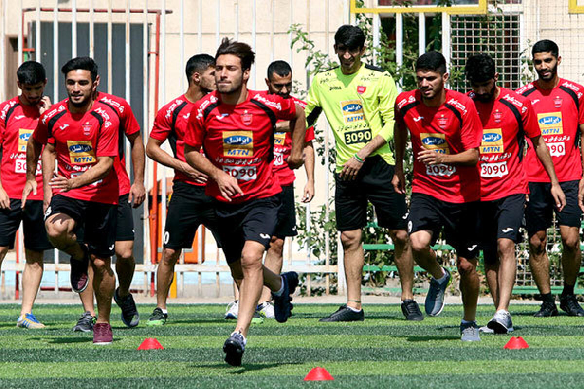 تمرین سبک سرخ پوشان در روز بارانی/ ملی پوشان پرسرپولیس مشخص شدند