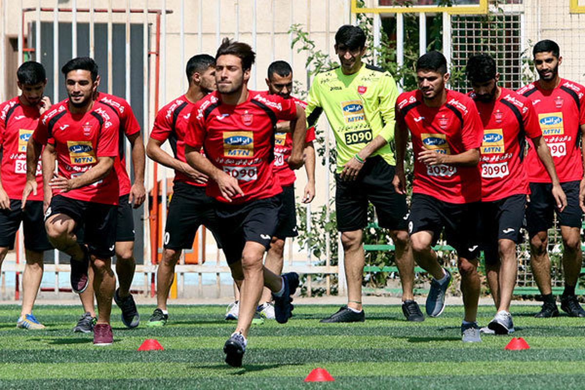 تمرین سبک سرخ پوشان در روز بارانی/ ملی پوشان پرسرپولیس مشخص شدند