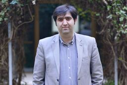 سعید آجورلو :خاتمی و اصلاح‌طلبان می خواهند راه خود را از روحانی جدا کنند/روحانی احساس می‌کند برای تداوم حیات سیاسی به‌شدت نیازمند حاکمیت است/سخنان خاتمی یک نوع سیاستگذاری جدید بود/اصلاح‌طلبان تلاش می کنند تبدیل به منتقد دولت شوند