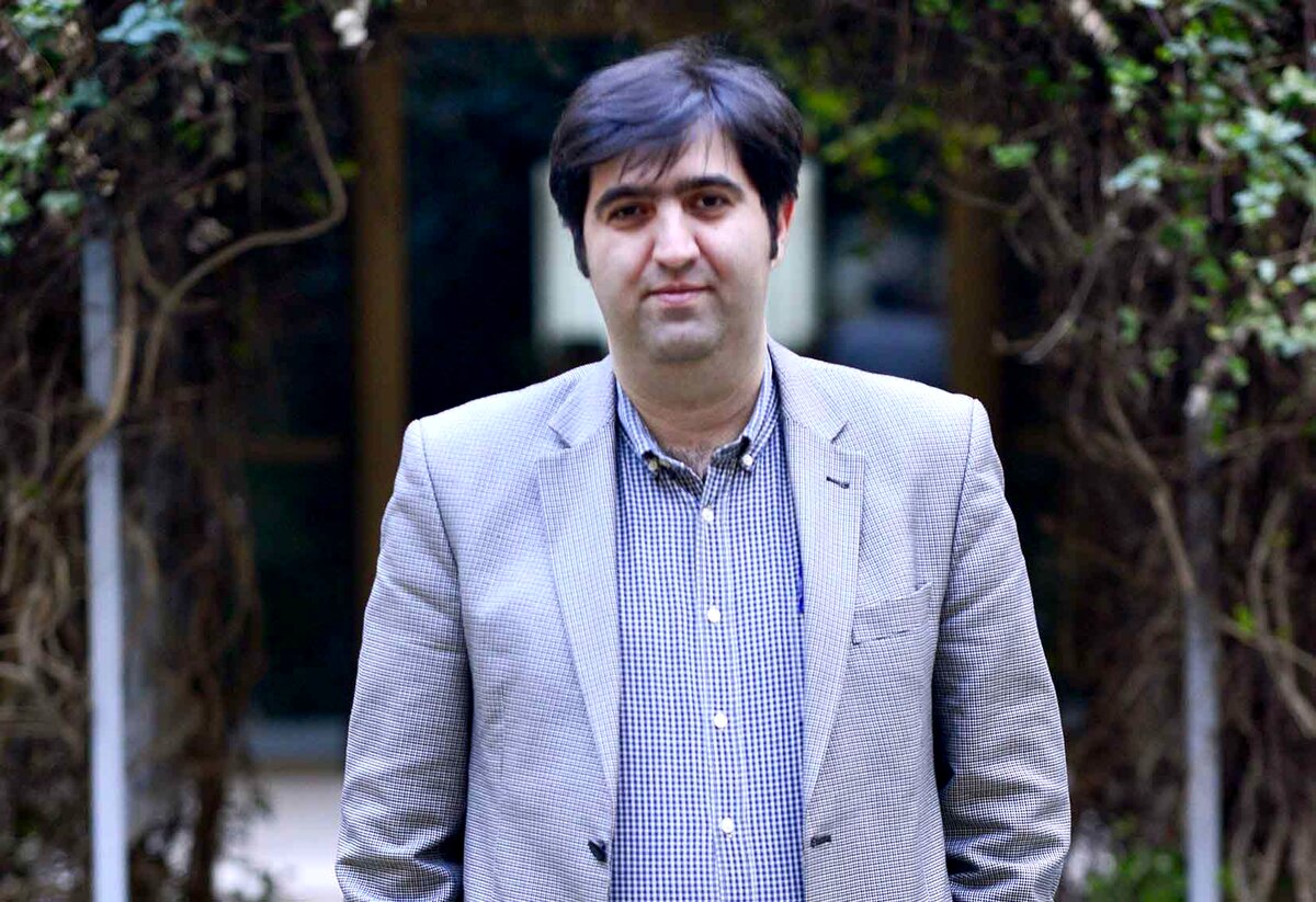 سعید آجورلو :خاتمی و اصلاح‌طلبان می خواهند راه خود را از روحانی جدا کنند/روحانی احساس می‌کند برای تداوم حیات سیاسی به‌شدت نیازمند حاکمیت است/سخنان خاتمی یک نوع سیاستگذاری جدید بود/اصلاح‌طلبان تلاش می کنند تبدیل به منتقد دولت شوند