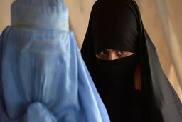 نخبه‌های ارتش انگلیس با لباس زنانه از دست طالبان در رفتند!