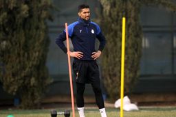 ماجرای عصا به دست شدن کاپیتان استقلال