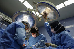 فوت زن جوان زیر عمل زیبایی