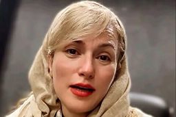 اشک های خواهر تتلو بابت خلاص شدن برادرش از اعدام