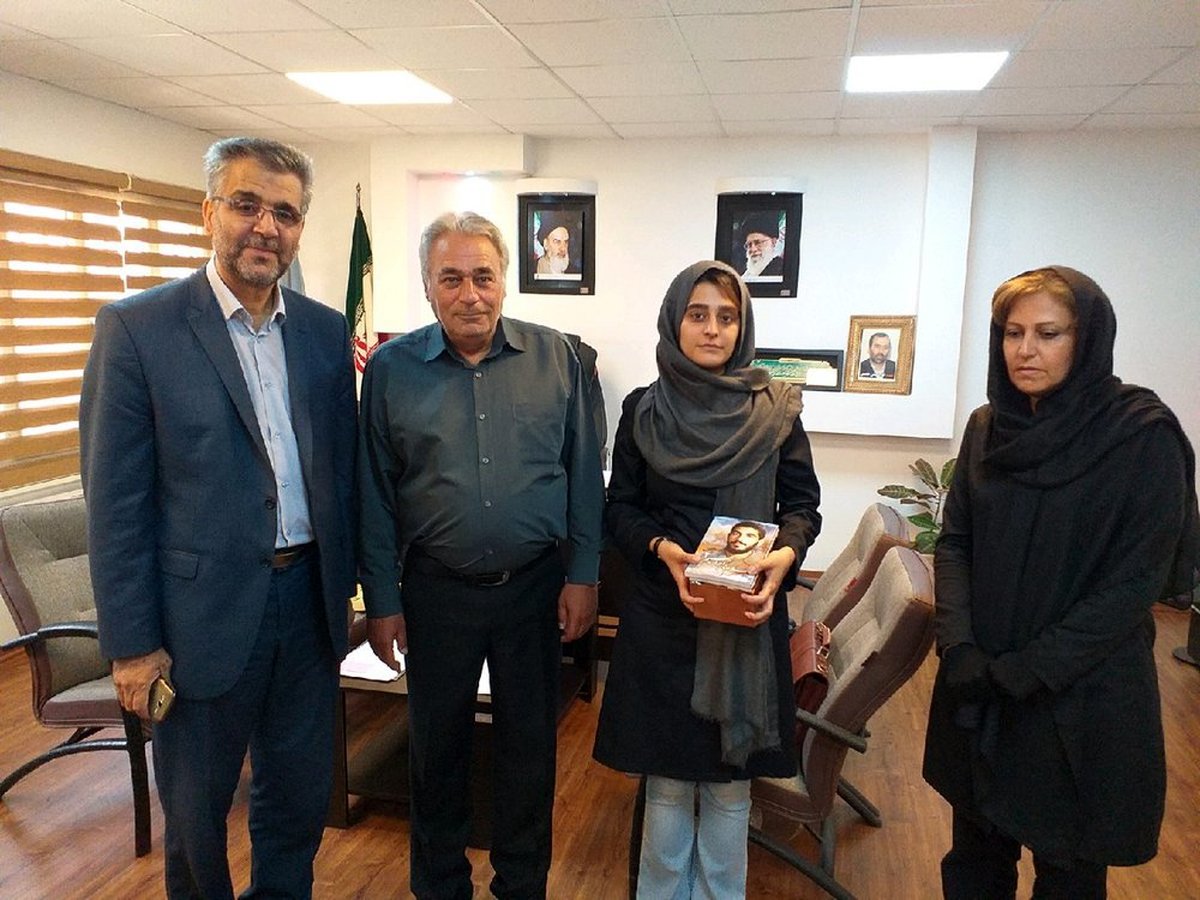 عکس/ آشتی کنان دختر جنجالی مسافر با راننده اسنپ