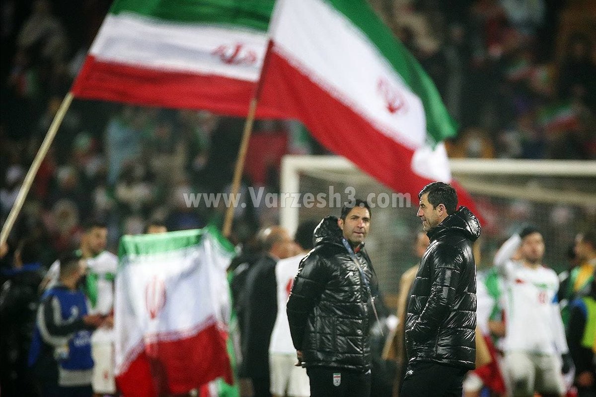 جشن کاپشن مشکیها با پرچم ایران (عکس)