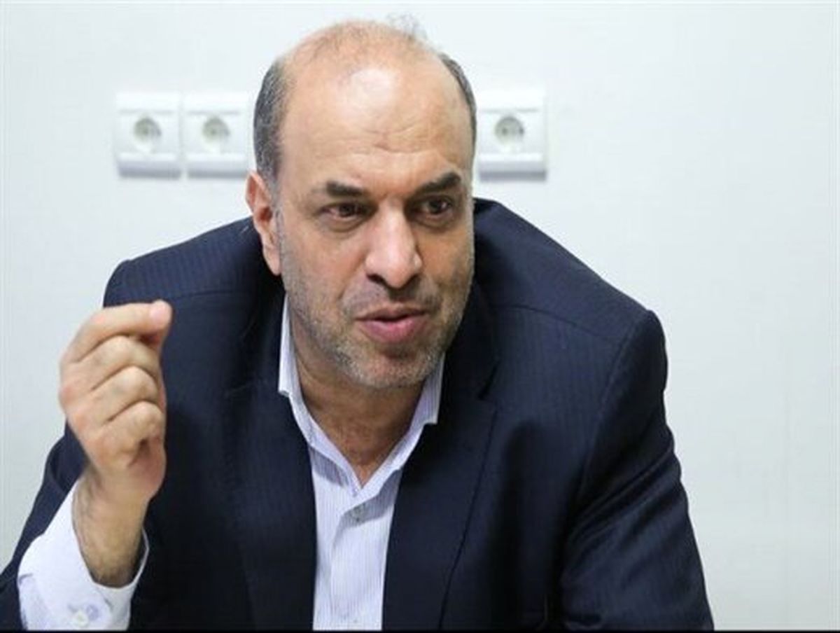 نماینده پیشین مجلس: اگر دولت نمیتواند مشکلات اقتصادی را حل کند، کنار برود