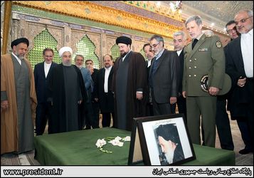 هیات دولت در مرقد امام