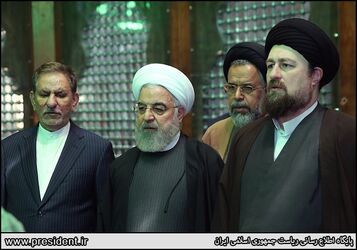 هیات دولت در مرقد امام