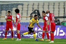 پاسخ کریم بنزمای سپاهان به ادعای یحیی  گل محمدی!