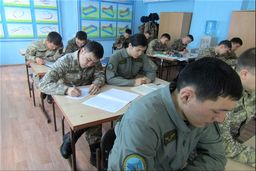 «آردانا باتای» تنها خلبان زن هواپیماهای جنگنده‌ در قزاقستان + عکس