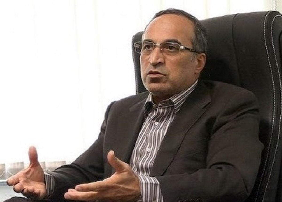 فضلههای ماهیهای جزایر سهگانه را هم به کشورهای عربی نمیدهیم، چه رسد به یک وجب از خاکمان