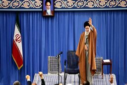 رهبر انقلاب: فریب لبخند دشمن را نخورید؛ اروپایی‌ها امروز خدعه می‌کنند