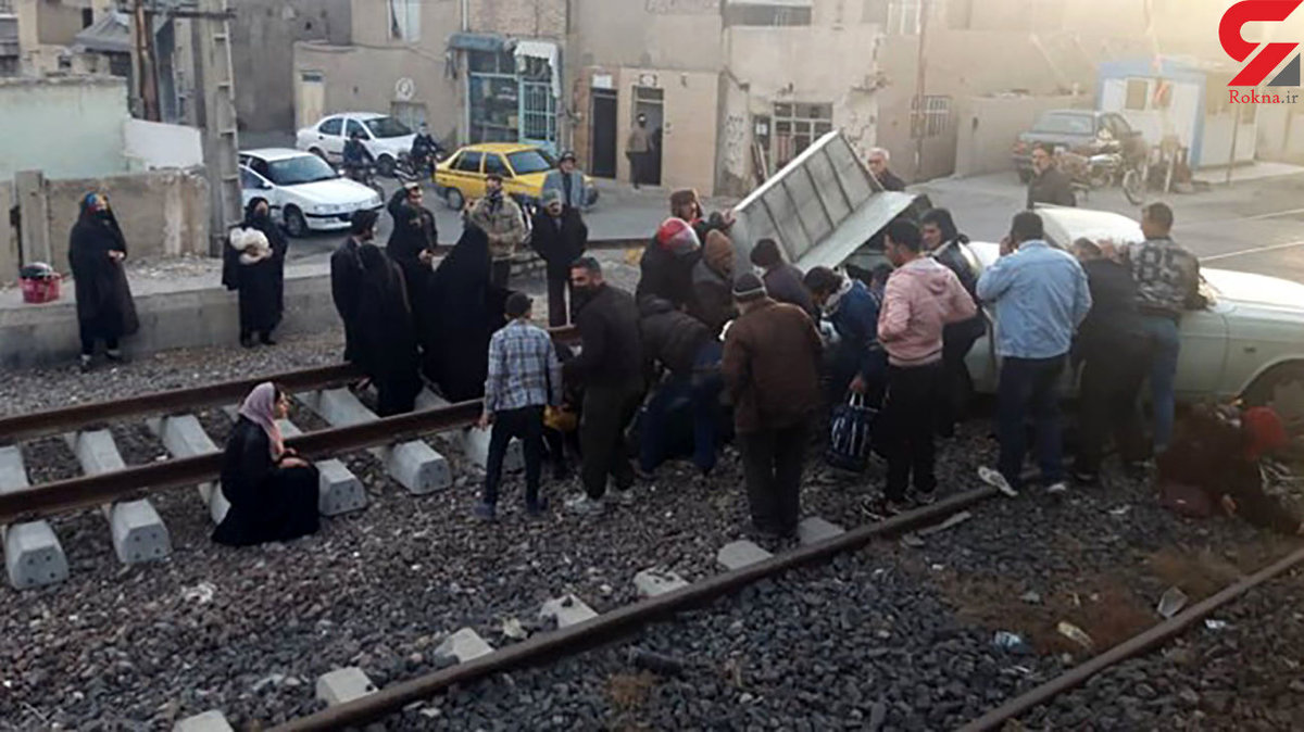 تصادف مرگبار وانت با قطار مسافربری در ورامین / یک کشته تا کنون+ عکس