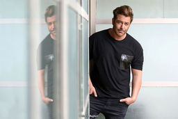 
عکس محمدرضا گلزار در اینستاگرام +عکس های لاکچری