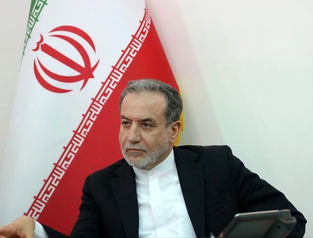 عراقچی: جنگ هر لحظه می تواند سر گرفته شود