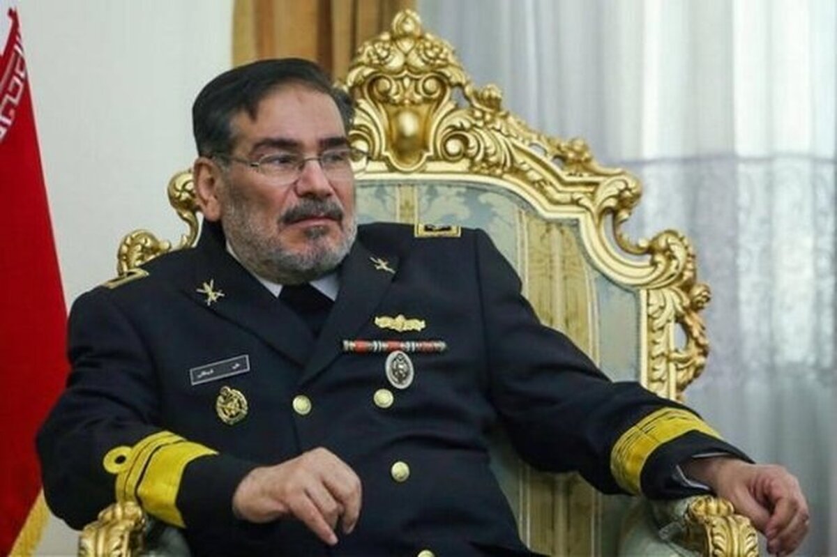 شمخانی: آمریکا تنها به صورتکی توخالی از یک ابرقدرت جهانی دلخوش کند