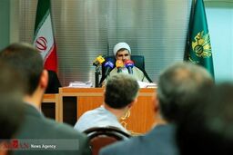 دادگاه انقلاب تهران: مشایی وکلای سابق خود را عزل کرده است/ وکیل جدید دادگاه را ترک کرد