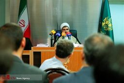 دادگاه انقلاب تهران: مشایی وکلای سابق خود را عزل کرده است/ وکیل جدید دادگاه را ترک کرد