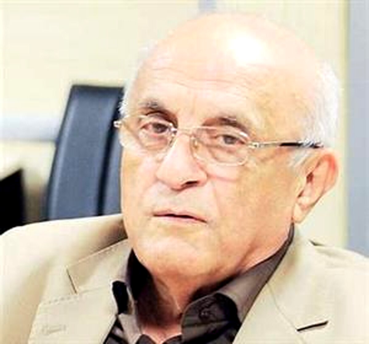 حذف نرخ ۴۲۰۰ تومانی یعنی تورم افسارگسیخته/ نسخه‌های میلتون فریدمن برای اقتصاد آمریکا مناسب است نه ایران