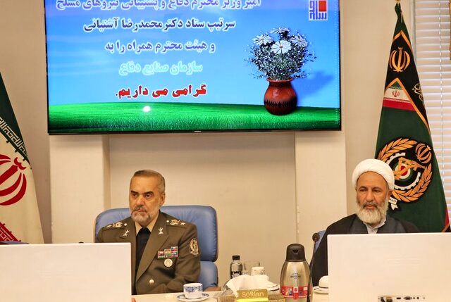 تاکید وزیر دفاع بر تجهیز نیروهای مسلح به تجهیزات رزم زمینی