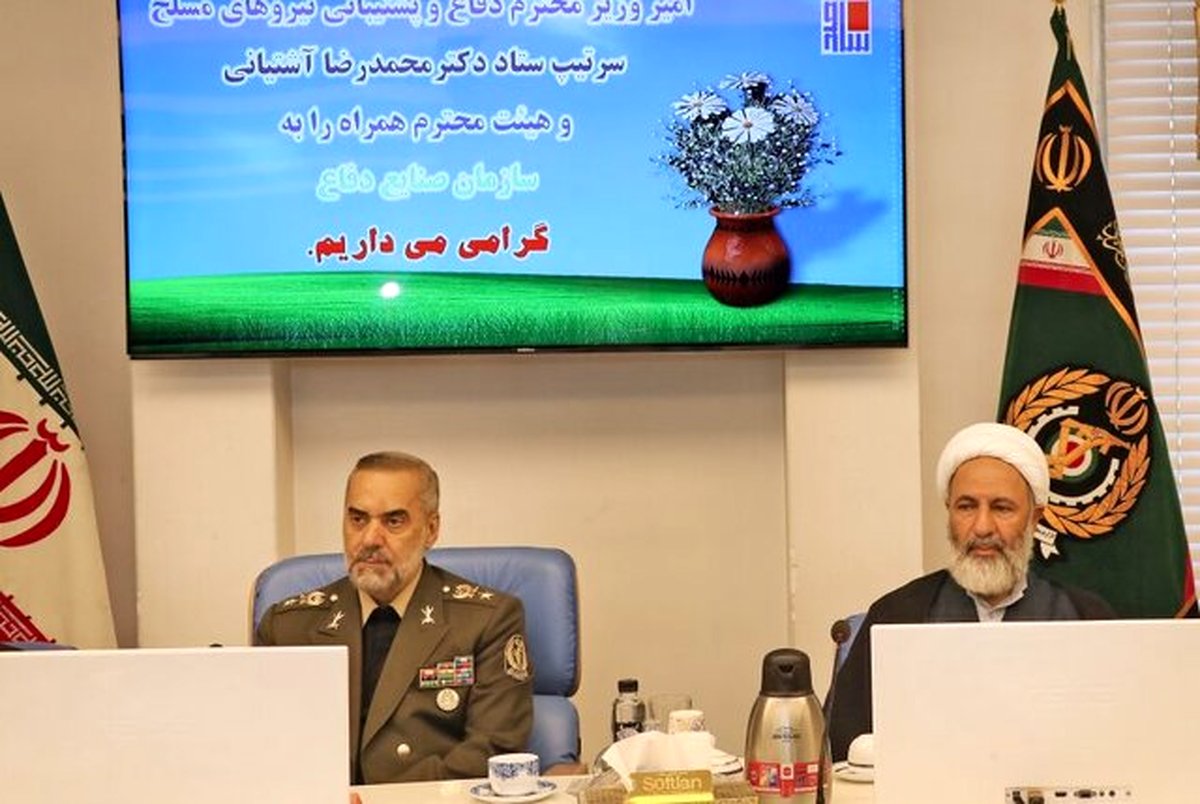 تاکید وزیر دفاع بر تجهیز نیروهای مسلح به تجهیزات رزم زمینی