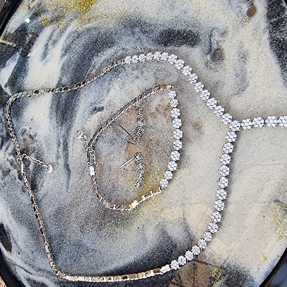 آیا طراحی و ساخت جواهرات نقره باعث کاهش قیمت دلار می شود؟