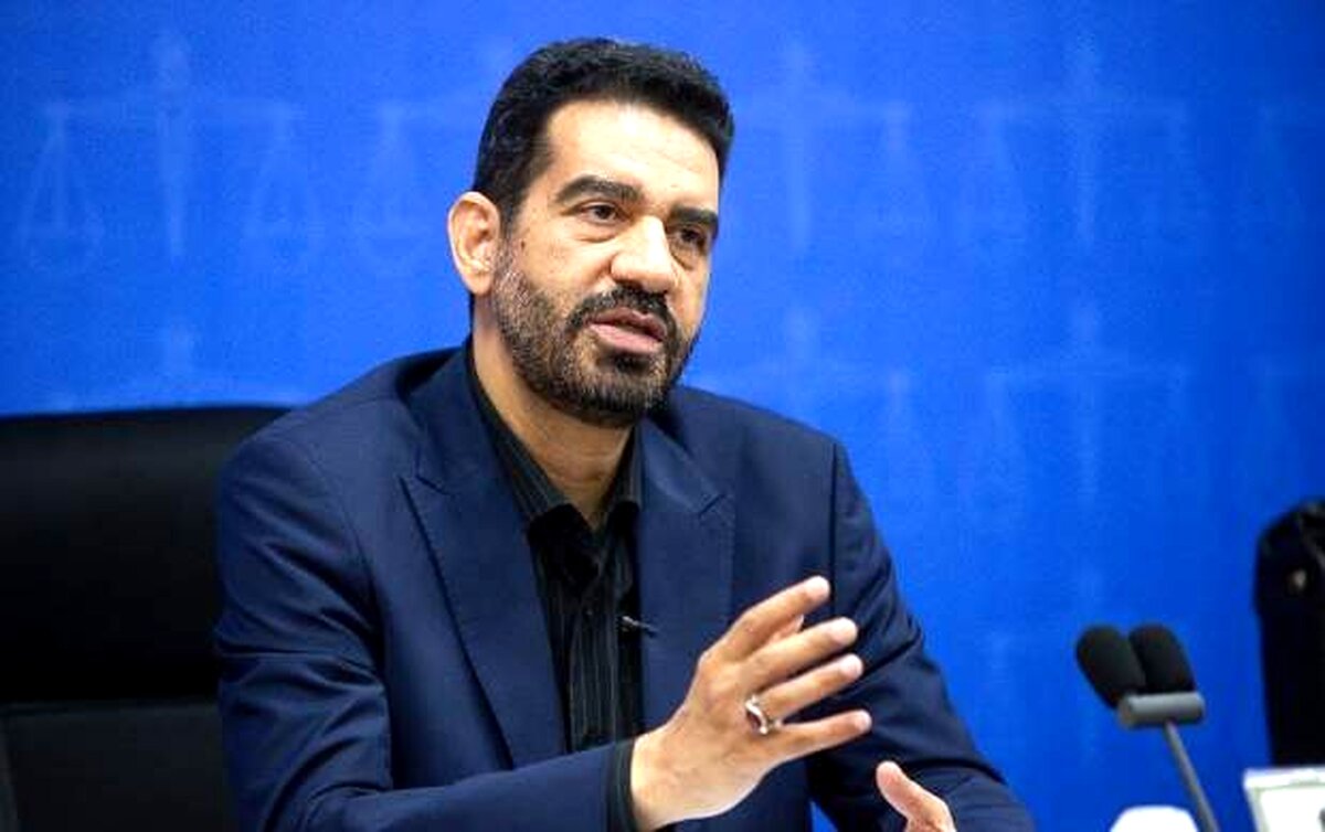 مشهورترین قاضی کشور چقدر حقوق می‌گیرد؟