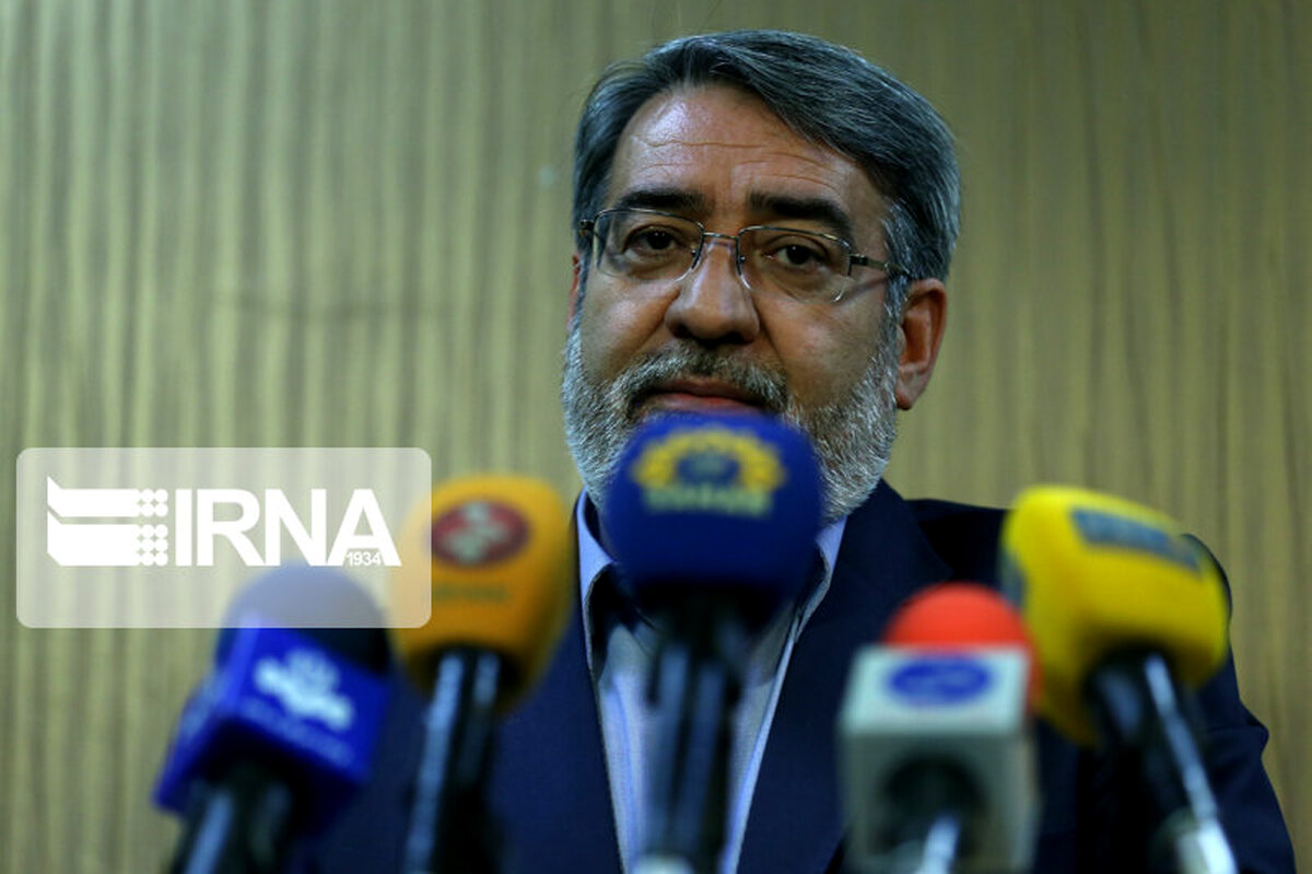 وزیر کشور: برخی افراد تعبیه کننده قرص در کیک‌ها بازداشت شدند