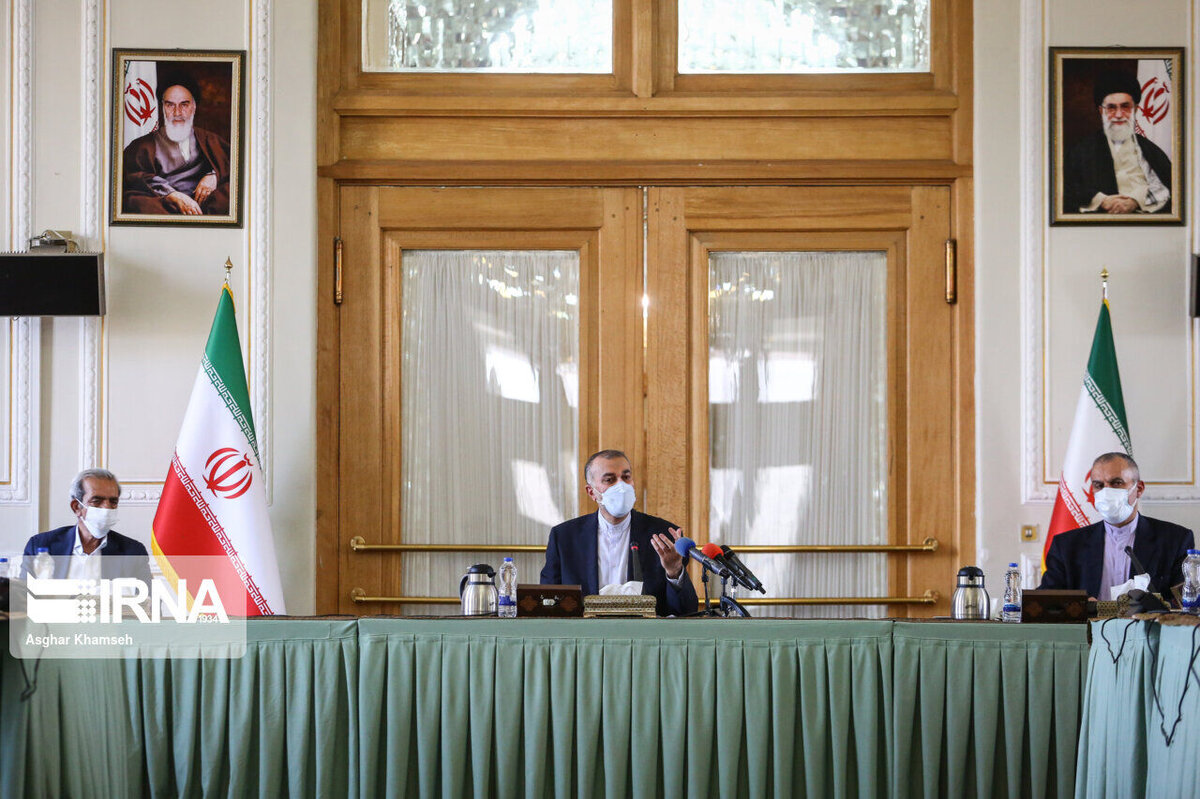 هم اندیشی وزیر خارجه با اعضای اتاق بازرگانی برای تامین واکسن کرونا