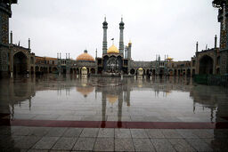 حمله یک مرد با چاقو به زائران حرم حضرت معصومه (س)