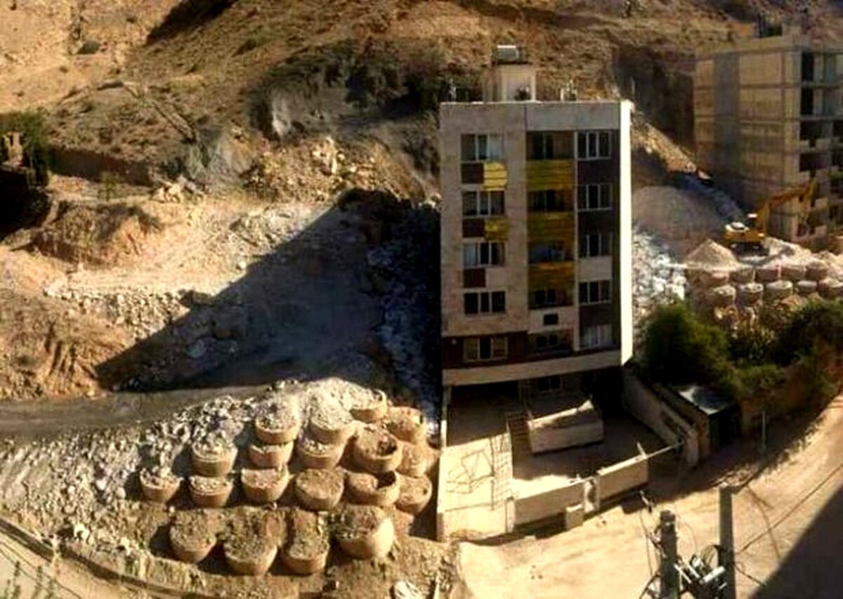 تخلیه برخی از منازل در بلوار جمهوری شیراز
