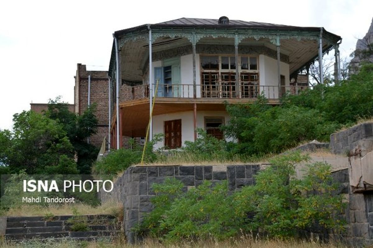  عمارت کلاه فرنگی در باغ موزه قصر مرمت می شود