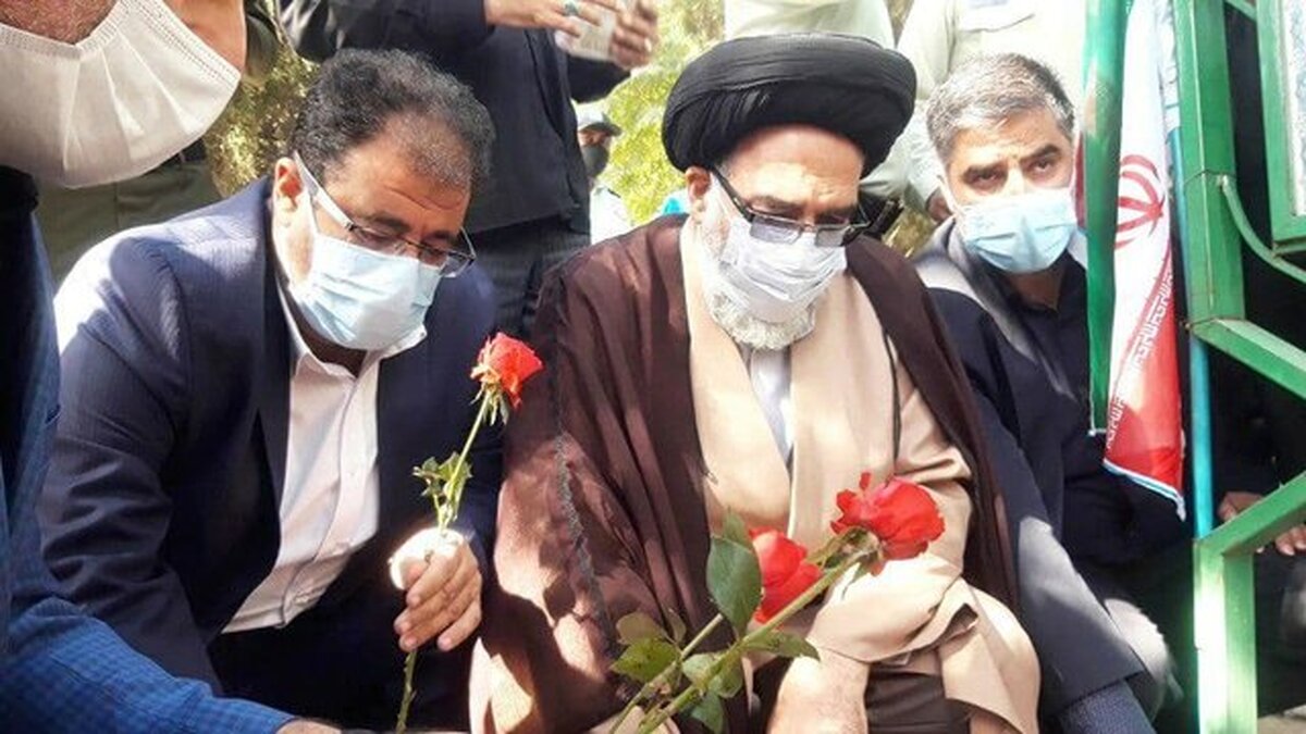 مزار شهدای ۱۷ شهریور در بهشت زهرا گلباران شد