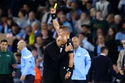 گواردیولا و کارت زرد بعد از پیروزی (عکس)