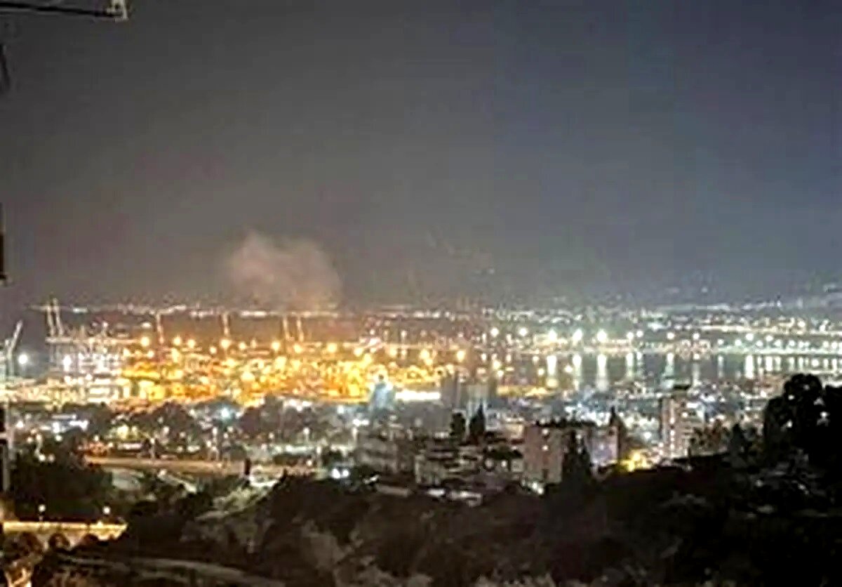 حیفا / اسرائیل | لحظه برخورد سریالی موشک‌های ایرانی در حیفا