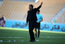 تقدیر از حرکت خیرخواهانه دایی در زلزله کرمانشاه/ زننده گل قرن لوح گرفت