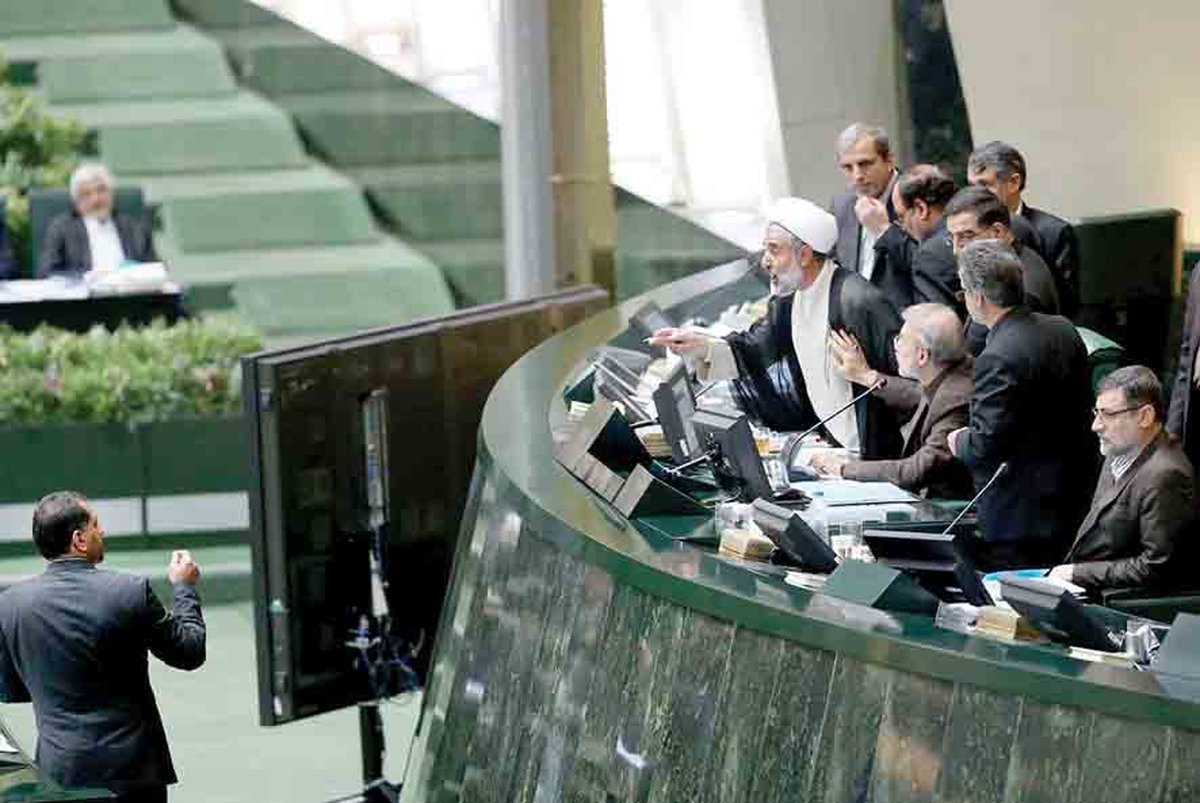 یکشنبه لاریجانی