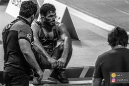 آتشفشان غم لبه تشک کشتی (عکس)