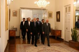 لاریجانی در دیدار با ظریف: برای تشکر از زحمات مجاهدانه‌ شما در این شرایط سخت به وزارت خارجه آمدم