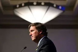 تاکر کارلسون:مسئله هسته‌ای بهانه است؛اشتیاق برای حمله به ایران
