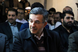 مشایی به دادگاه رفت/ اولین جلسه علنی رسیدگی به پرونده آغاز شد