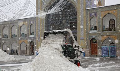 حرم امام رضا (ع) زیر برف