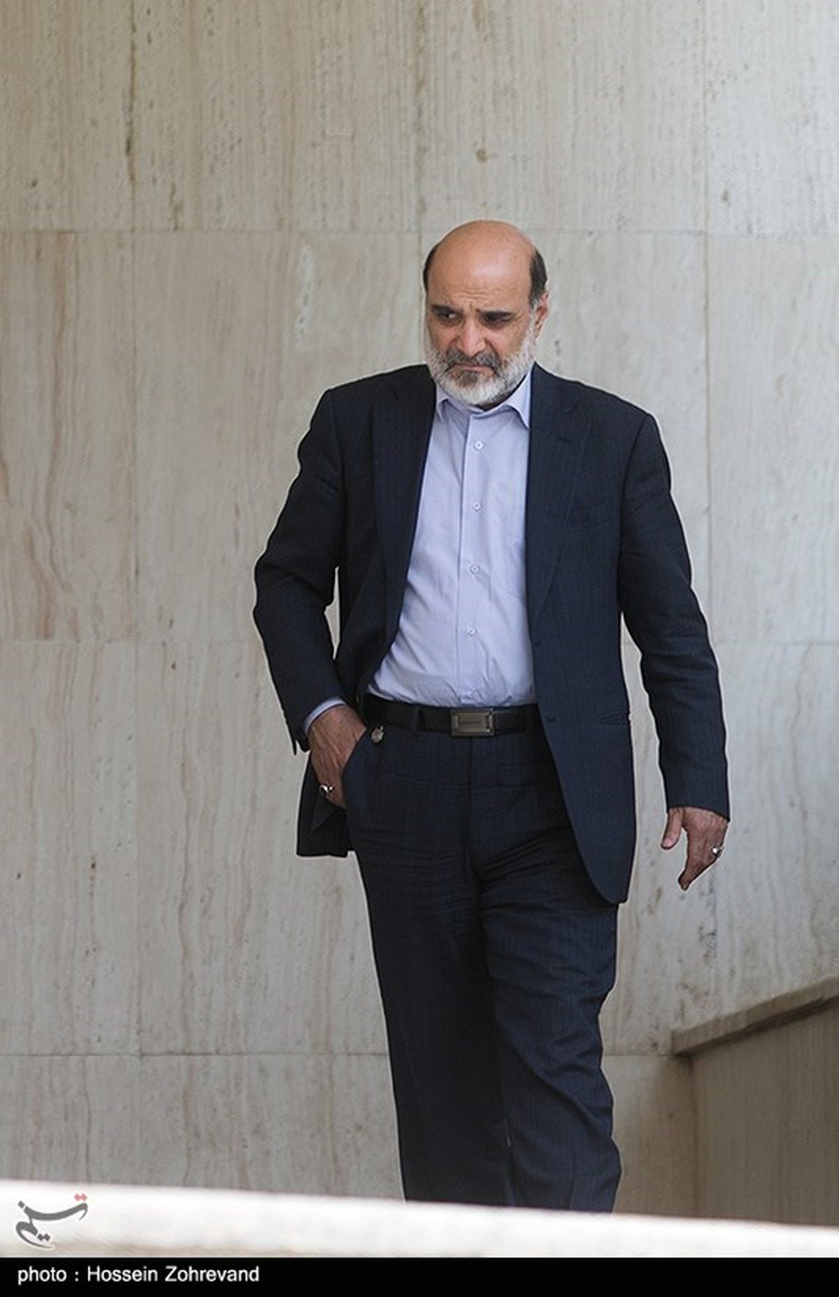 علیعسگری 3 بار از جلسه هیات دولت با چهرهای ناراحت خارج شد