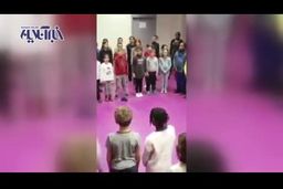 فیلم/ کودکان فرانسوی «شهرام ناظری» می‌خوانند و بچه‌های خودمان ساسی مانکن