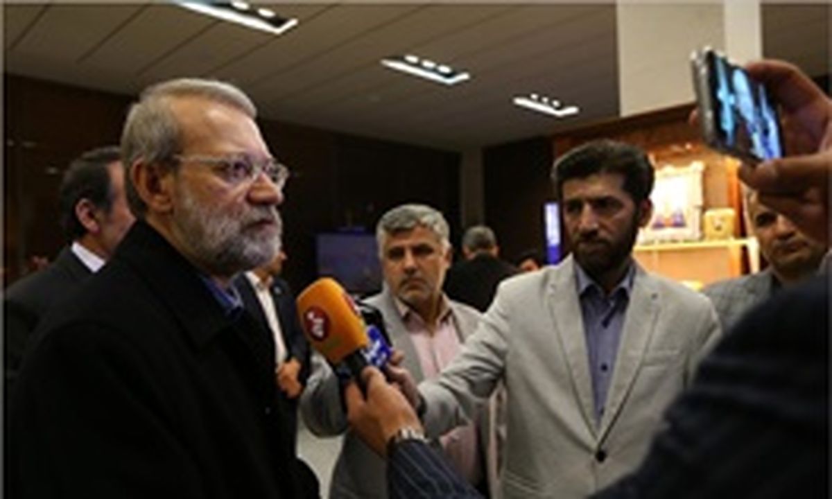 لاریجانی: سخنان ترامپ به اعتبار آمریکایی‌ها لطمه می‌زند/خودمان را در تار عنکبوتی قرار نمی دهیم/ ترامپ حرف های عجیب و غریب زیادی می زند