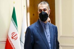 توئیت امیرعبداللهیان با هشتگ پرچم بالاست