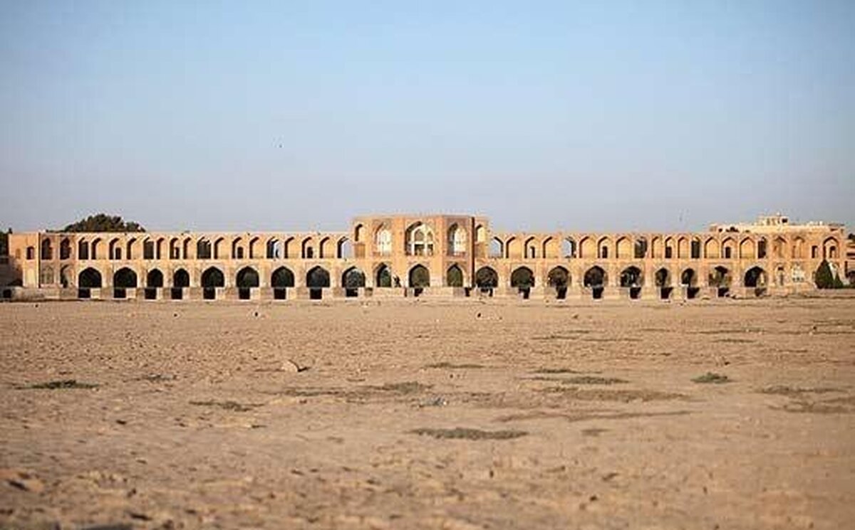 بایدها و نبایدهای دولت درباره اصفهان/ رئیسی دست‌به‌کار می‌شود؟