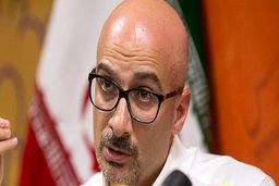 یک آدم‌خوار اگر با قاشق و چنگال آدم‌ بخورد،خوی آدمخواری او تغییری نمی‌کند.